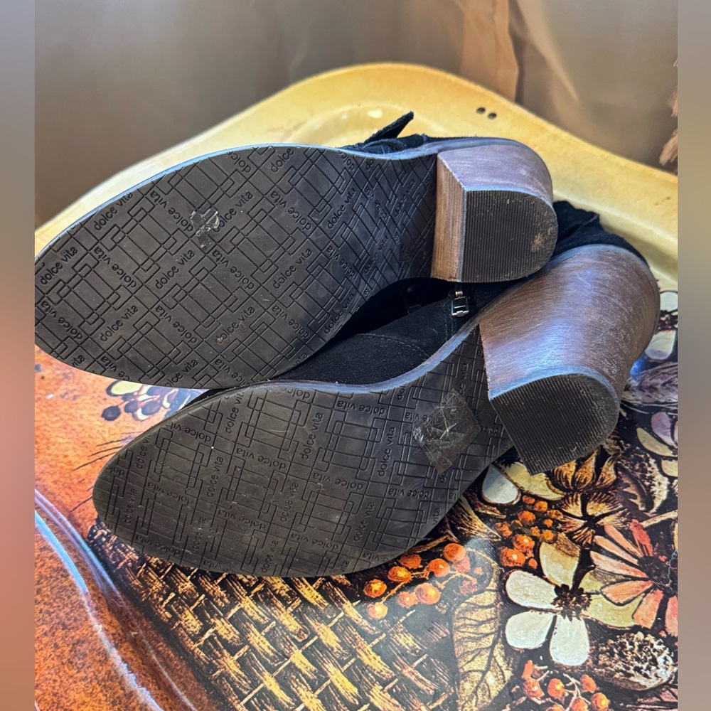 Dolce Vida Black Ankle Boots - Picture 6 of 7